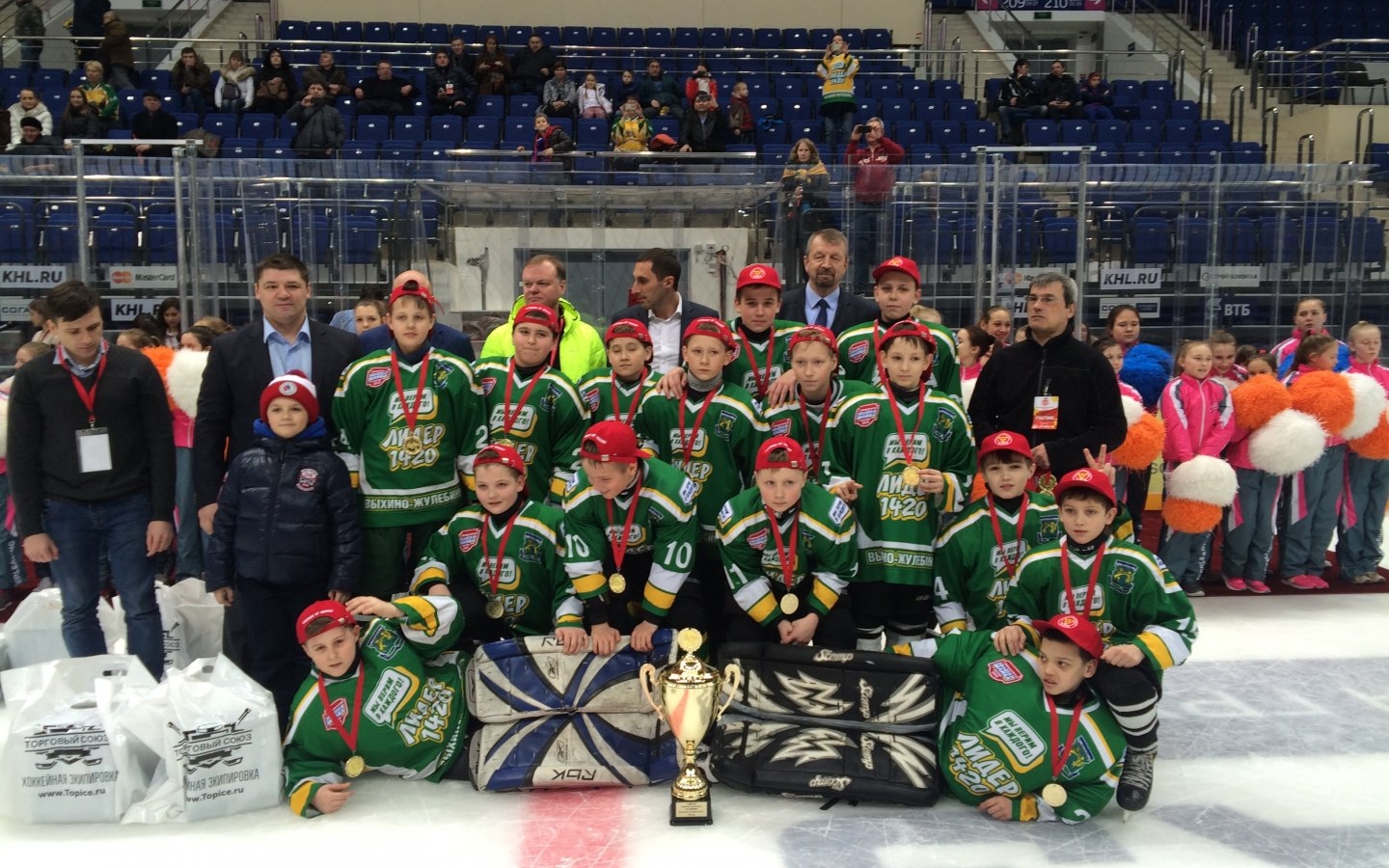 Хоккеисты клуба "Лидер 1420" стали победителями Детской лиги "Легенды Хоккея" в трех возрастных категориях