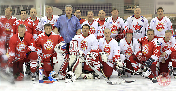 Игроки ХК "Легенды хоккея" отмечены руководством Пограничного ведомства России.