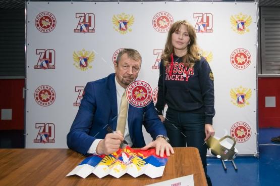 Автограф-сессия С.Н. Гимаева на Кубке Первого канала