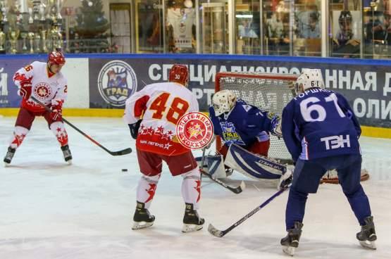 Предновогодний матч с ХК Град