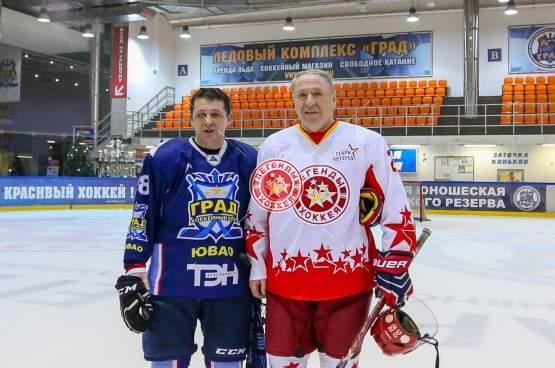 Предновогодний матч с ХК Град