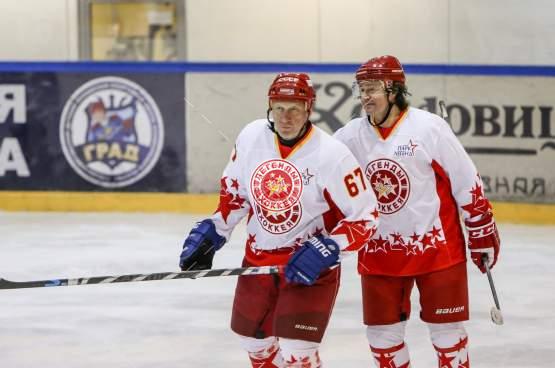 Предновогодний матч с ХК Град