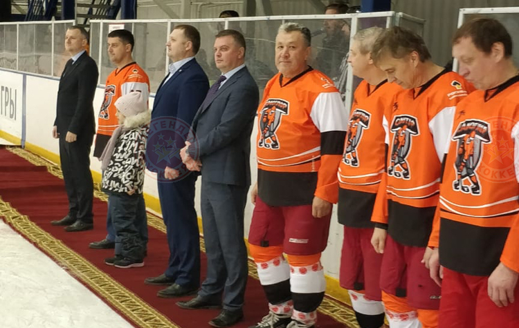 В Нижневартовске состоялся турнир по хоккею, посвященный 20-летию «Самотлорнефтегаза»