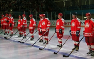 «Легенды хоккея СССР» и команда ОАО «Татнефть» скрестили клюшки