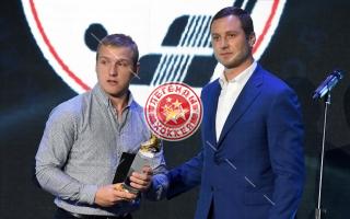 Легенды хоккея вручили призы лучшим игрокам КХЛ
