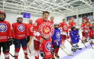 «Легенды хоккея» приняли участие в открытии нового спортивного комплекса