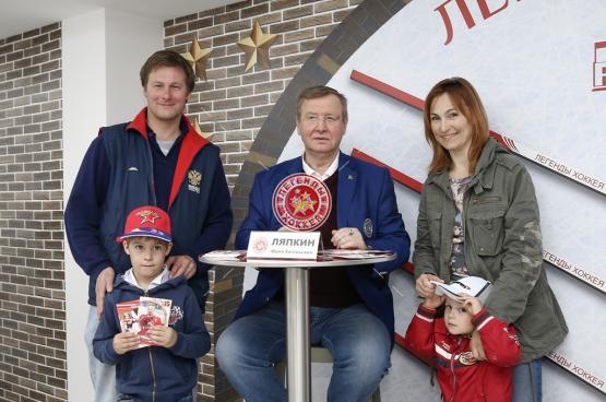 ЧМ-2016. Автограф-сессия с Ю.Ляпкиным и А.Якушевым