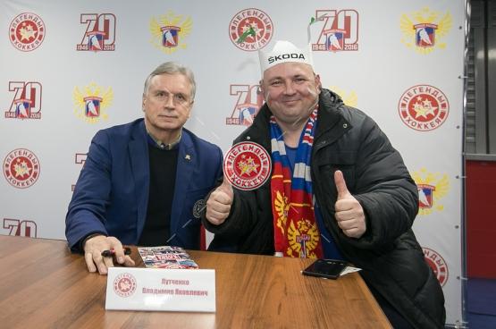 Автограф-сессия В.Я. Лутченко на Кубке Первого канала