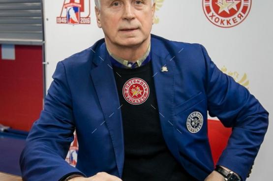 Автограф-сессия В.Я. Лутченко на Кубке Первого канала