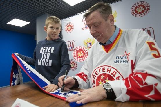 Автограф-сессия Ю.Е. Ляпкина на Кубке Первого канала