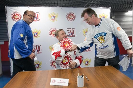 Автограф-сессия Ю.Е. Ляпкина на Кубке Первого канала