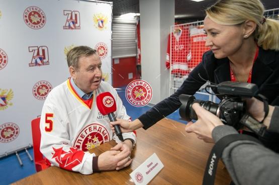 Автограф-сессия Ю.Е. Ляпкина на Кубке Первого канала