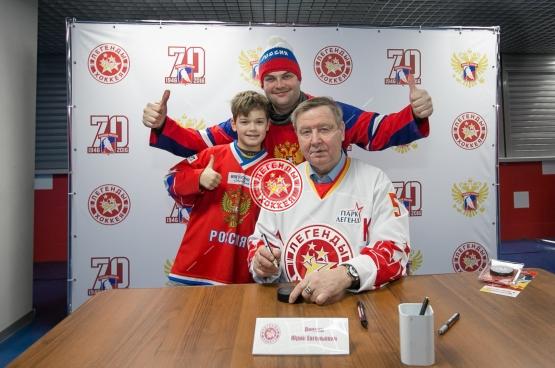 Автограф-сессия Ю.Е. Ляпкина на Кубке Первого канала