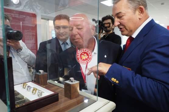 Торжественное чествование участников Суперсерии-72